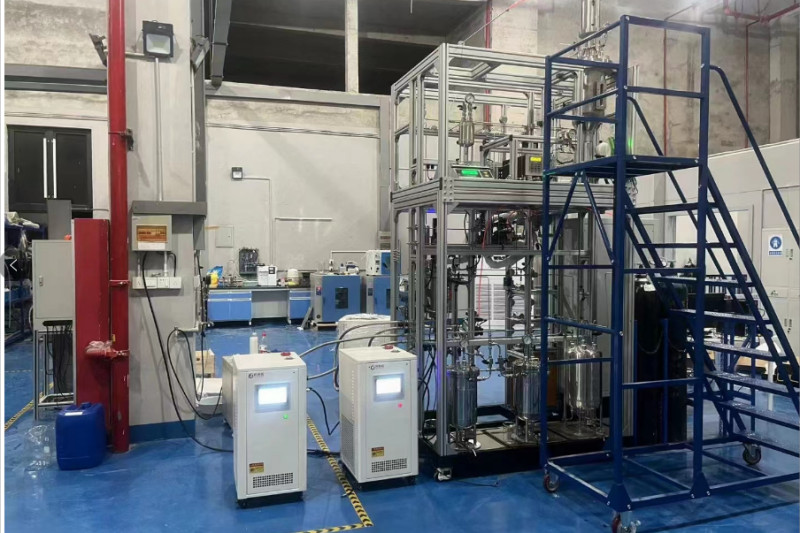 湖州某制藥企業(yè)采購2.5kW高低溫循環(huán)一體機(jī)助力聚乙烯實(shí)驗(yàn)項目 圖1