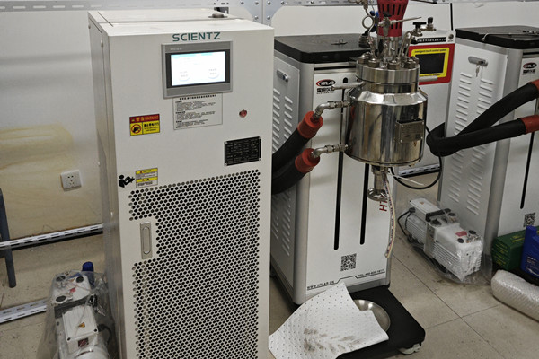 制冷加熱控溫系統(tǒng)設(shè)備圖