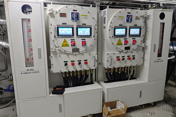 一拖二防爆高低溫控溫系統(tǒng)設備實拍圖2